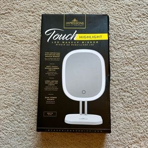 Impressions Touch Highlight makeup mirror
